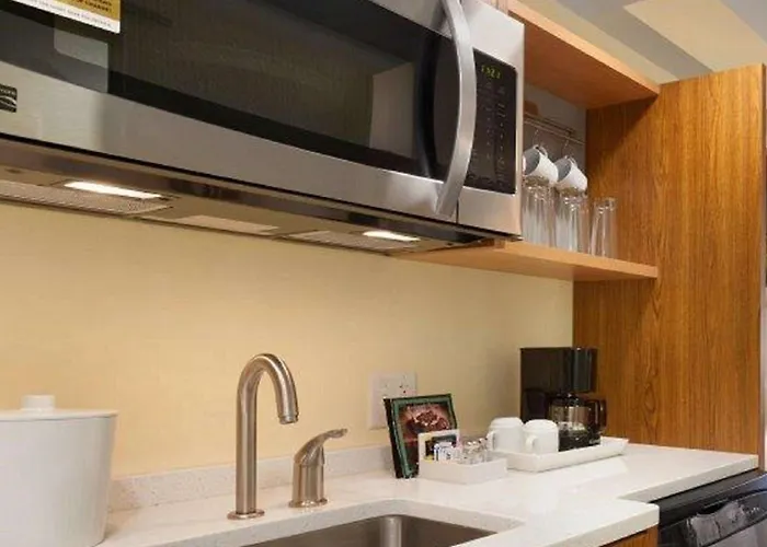 Hotel Home2 By Hilton Champaign/urbana 3*