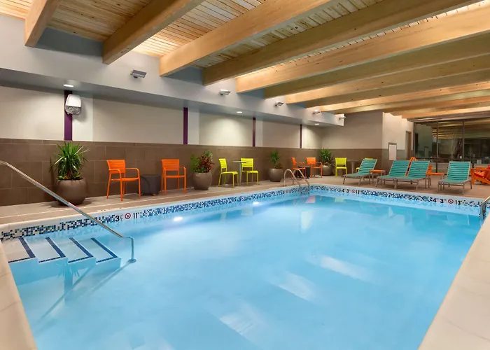 Home2 By Hilton Champaign/urbana Hotel 3*