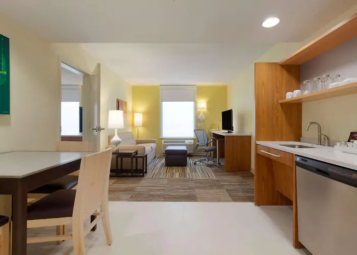 Home2 By Hilton Champaign/urbana Hotel 3*