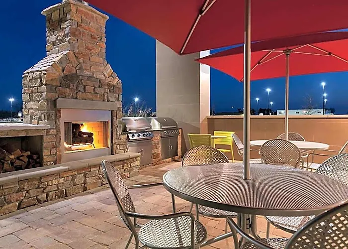 Hotel Home2 By Hilton Champaign/urbana 3*